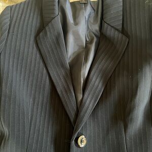 Tahari Petite 2P Navy blue blazer and pant set